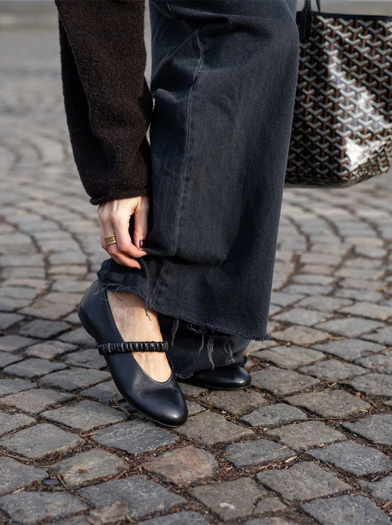 Blair black leather