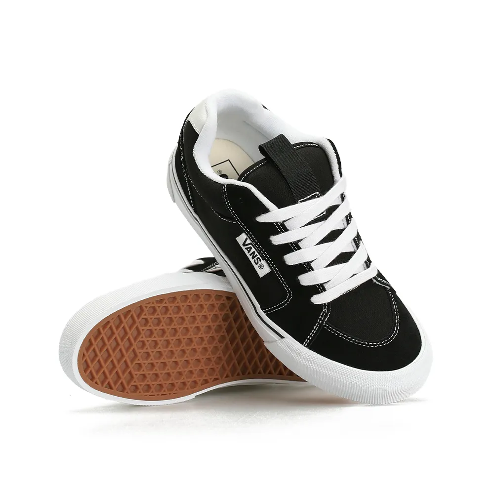 Chukka Push 'Black/White'