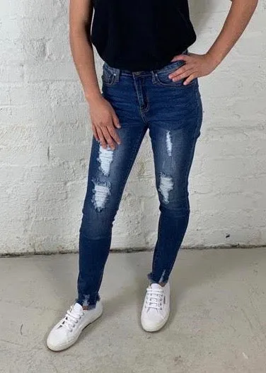Harper High Waisted Jeans || Distressed Denim