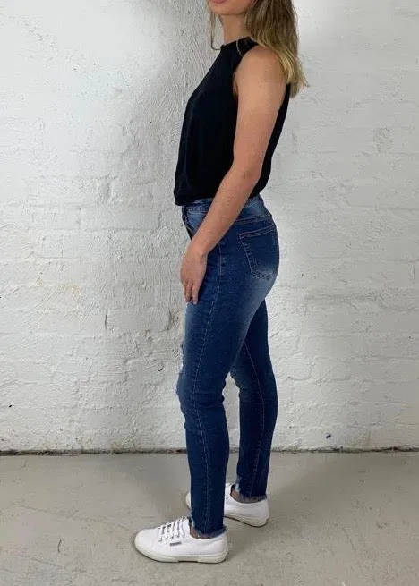 Harper High Waisted Jeans || Distressed Denim