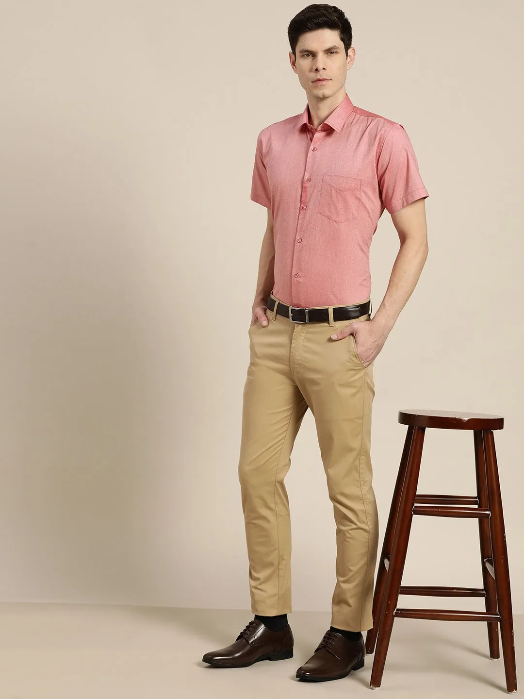 Men Coral Solid Chambray Short Sleeve Cotton Rich Slim Fit Formal Shirt