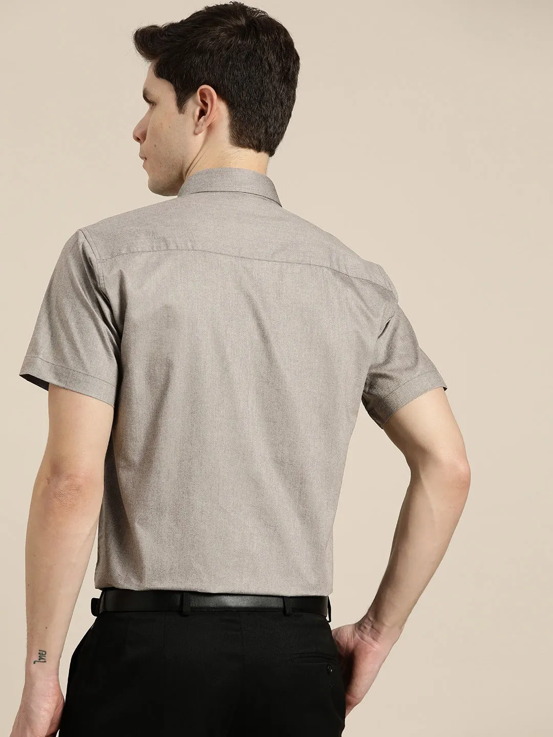 Men Grey Solid Chambray Short Sleeve Cotton Rich Slim Fit Formal Shirt