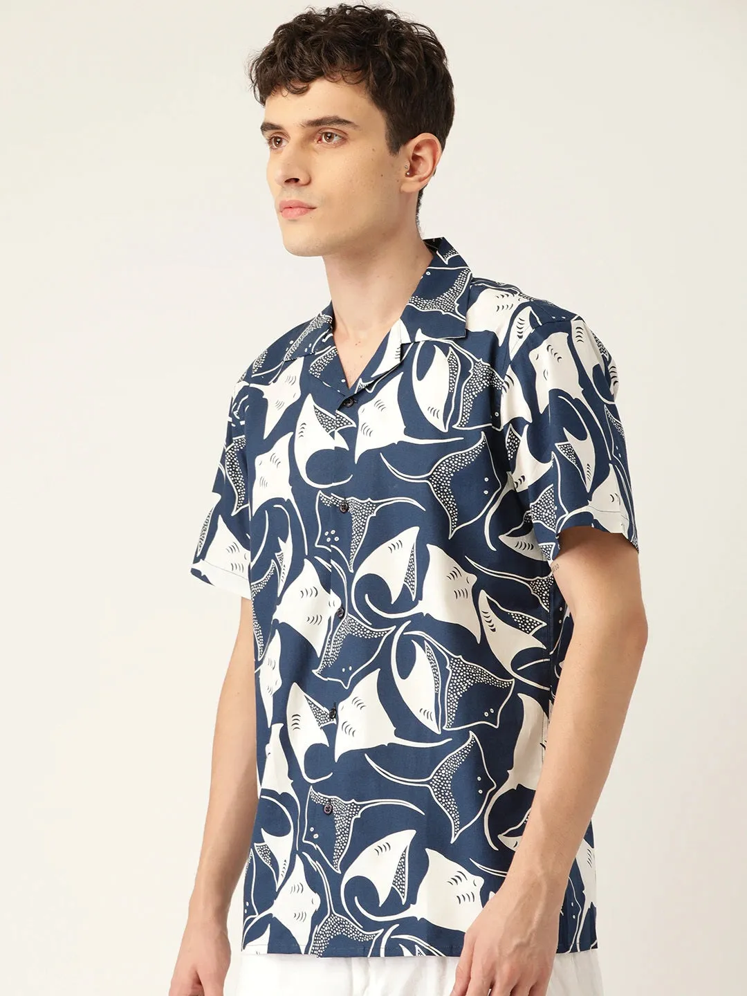Men White & Navy Printed Pure Cotton Relaxed Fit Casual Resort Shirt