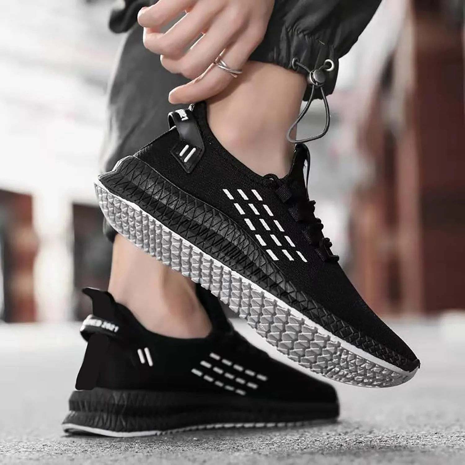 Men's Sports Shoes Mesh Lightweight Breathable Running Shoes Casual Non-Slip Fly Woven Casual Sneaker Lace Up Low Top Sneaker
